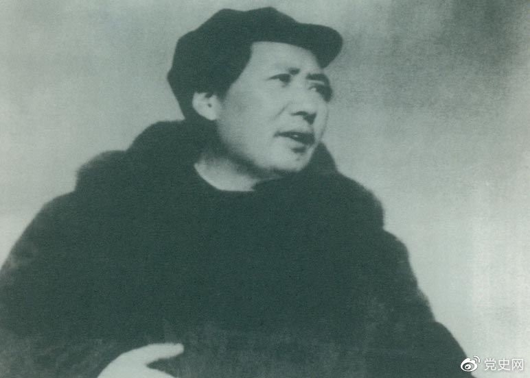 　　1949年3月23日，毛澤東率領(lǐng)中共中央機(jī)關(guān)離開(kāi)西柏坡前往北平。出發(fā)時(shí)，他對(duì)周恩來(lái)說(shuō)，今天是進(jìn)京的日子，進(jìn)京趕考去。我們決不當(dāng)李自成，我們都希望考個(gè)好成績(jī)。